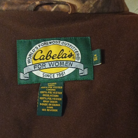 Cabela's women's camo jacket. - Picture 7 of 7